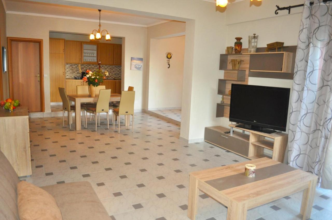 Large Apartment By The Pool - Pelekas Beach, Corfu Luaran gambar