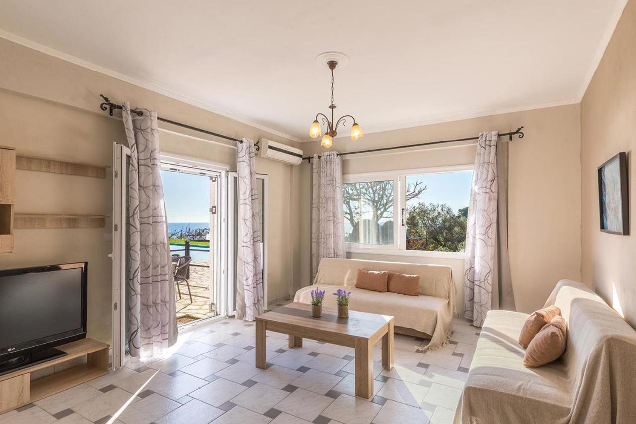 Large Apartment By The Pool - Pelekas Beach, Corfu Luaran gambar