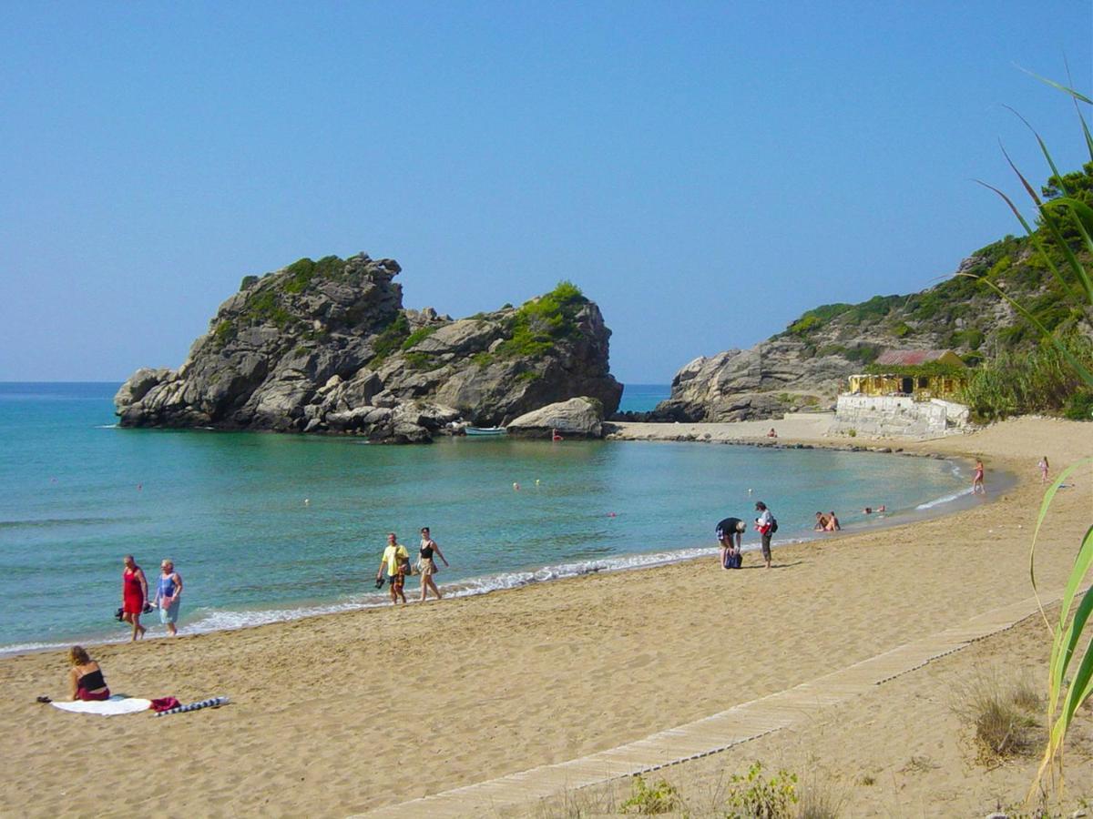 Large Apartment By The Pool - Pelekas Beach, Corfu Luaran gambar