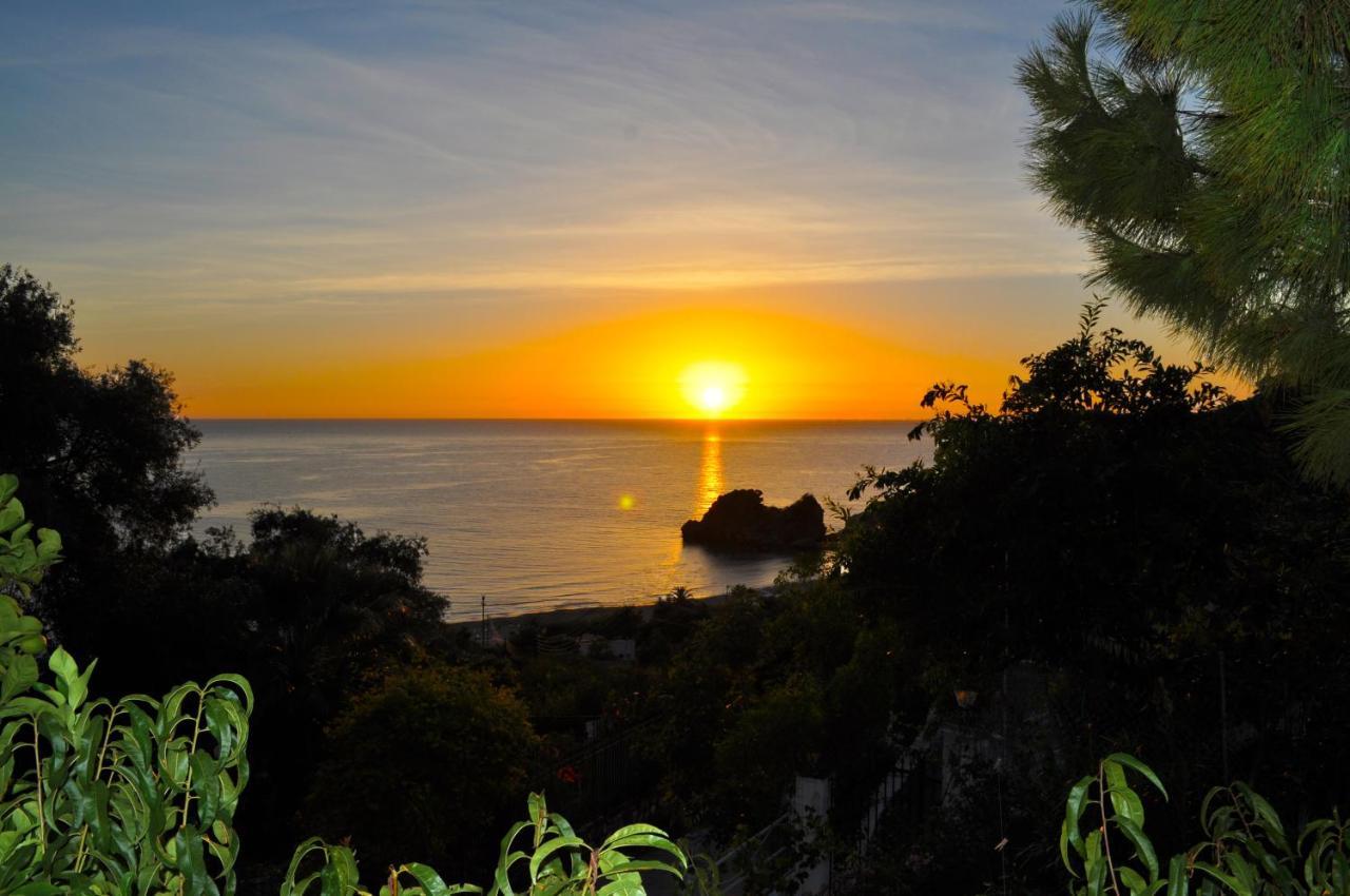 Large Apartment By The Pool - Pelekas Beach, Corfu Luaran gambar
